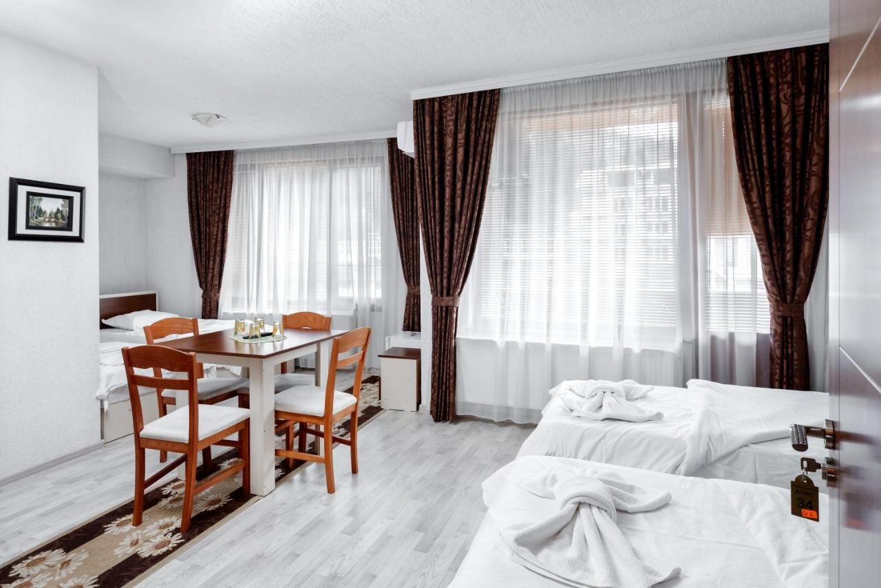 Отель Family Hotel Aleks Златоград