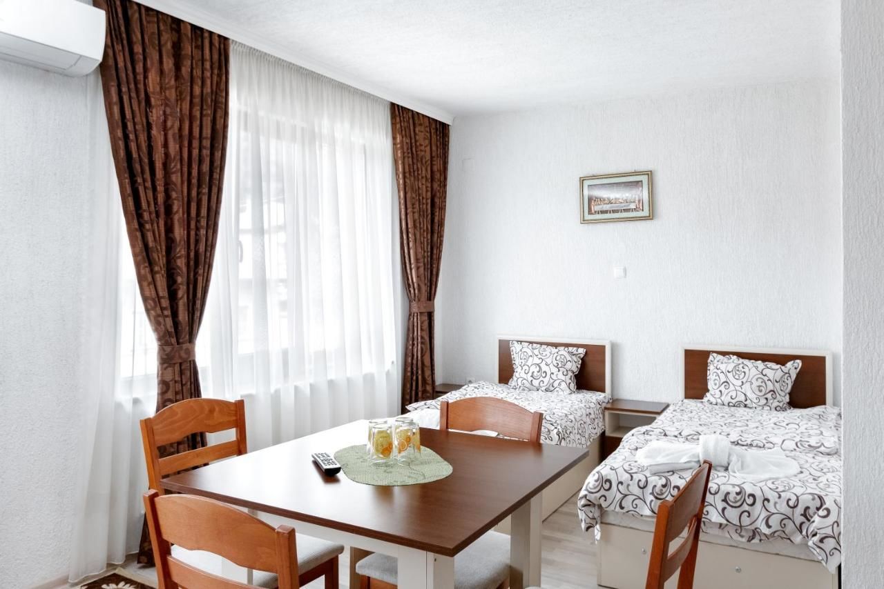 Отель Family Hotel Aleks Златоград-7